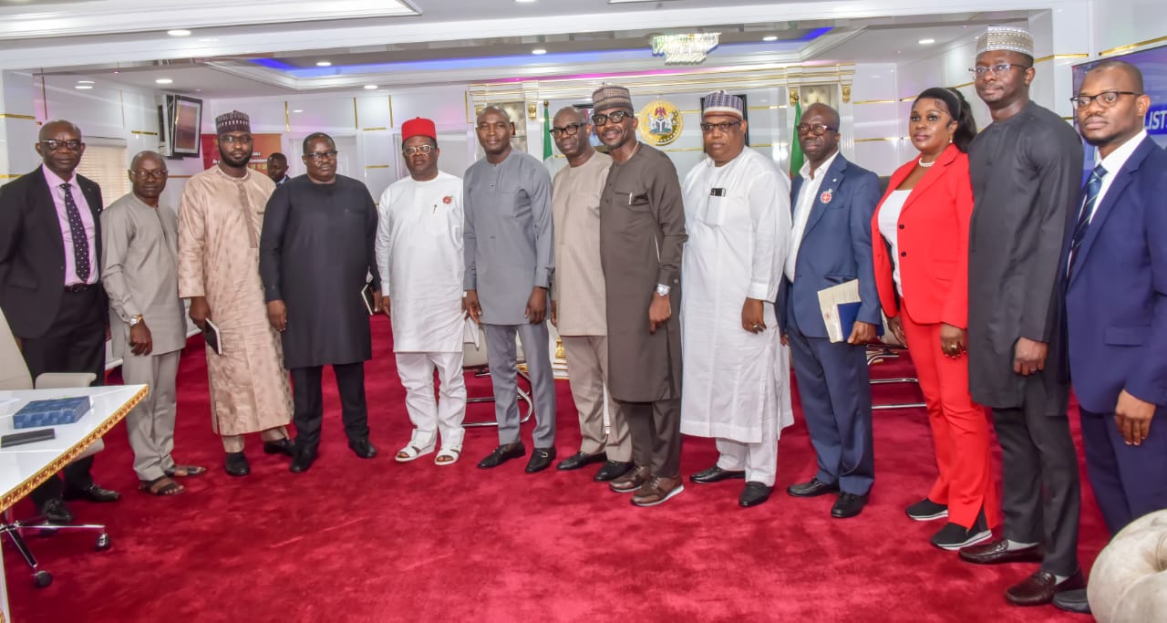 Umahi Commends LNG  For Commitment  To The Completion  Of BODO-BONNY Federal  Road     And  Interest  To Connect  East  West  Road