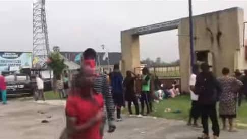 Gunshots as youths protest at Rivers LG secretariat