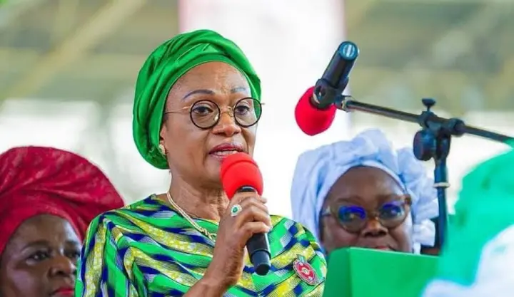 Tinubu’s  Wife  Doles Out Grant To Abia  Women